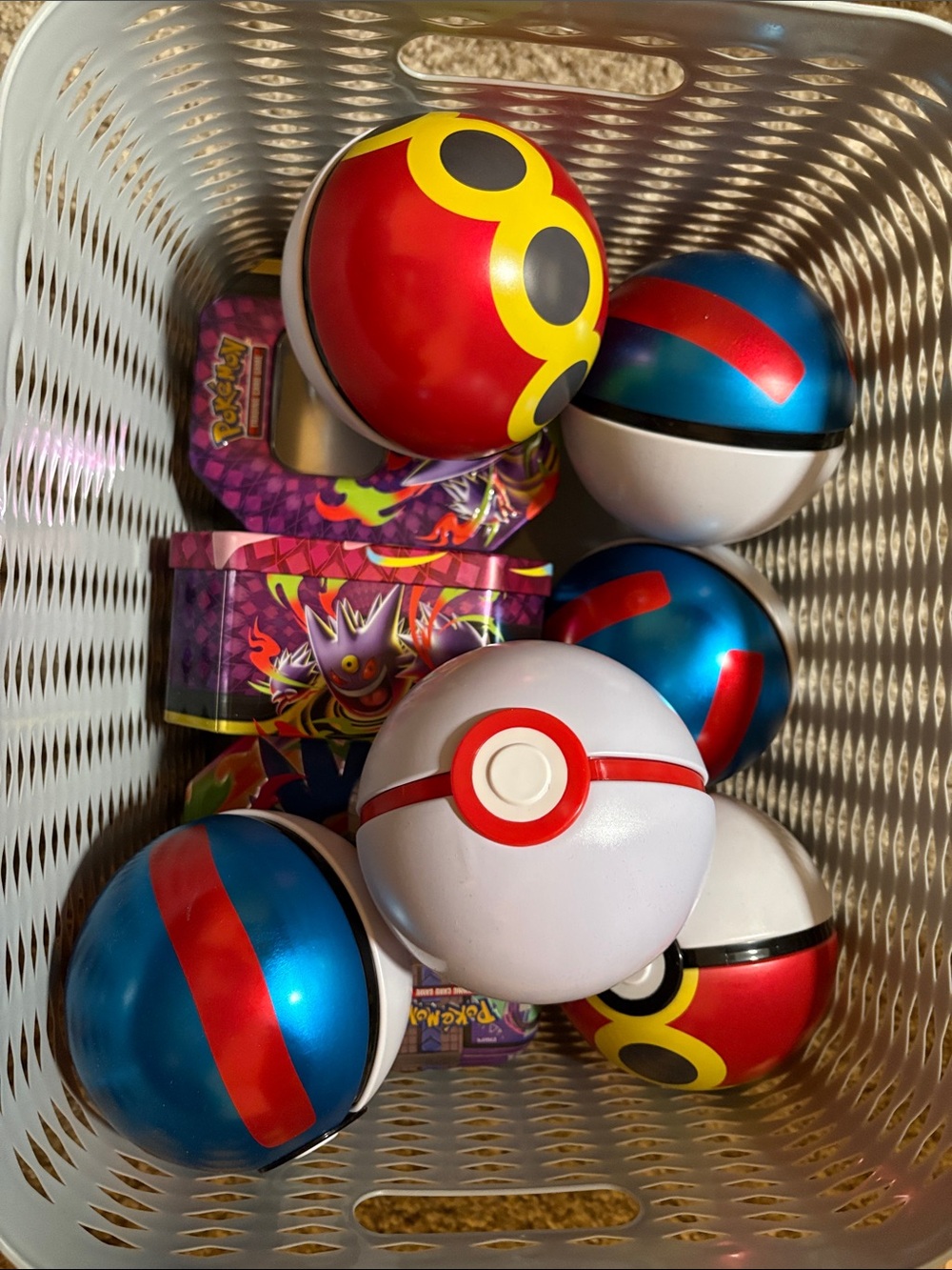 Pokemon Poké Ball Party Favors - Red, Blue, White, Yellow